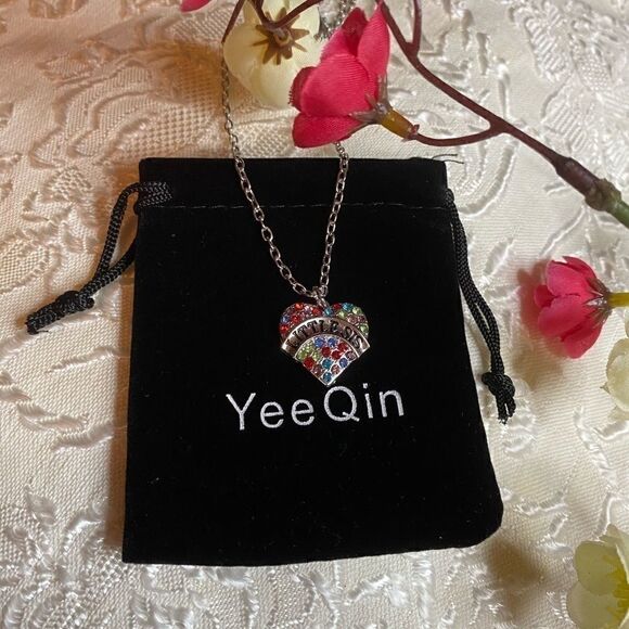 🎀Yee Qin  little Sis Rhinestone heart pendant - Picture 3 of 4